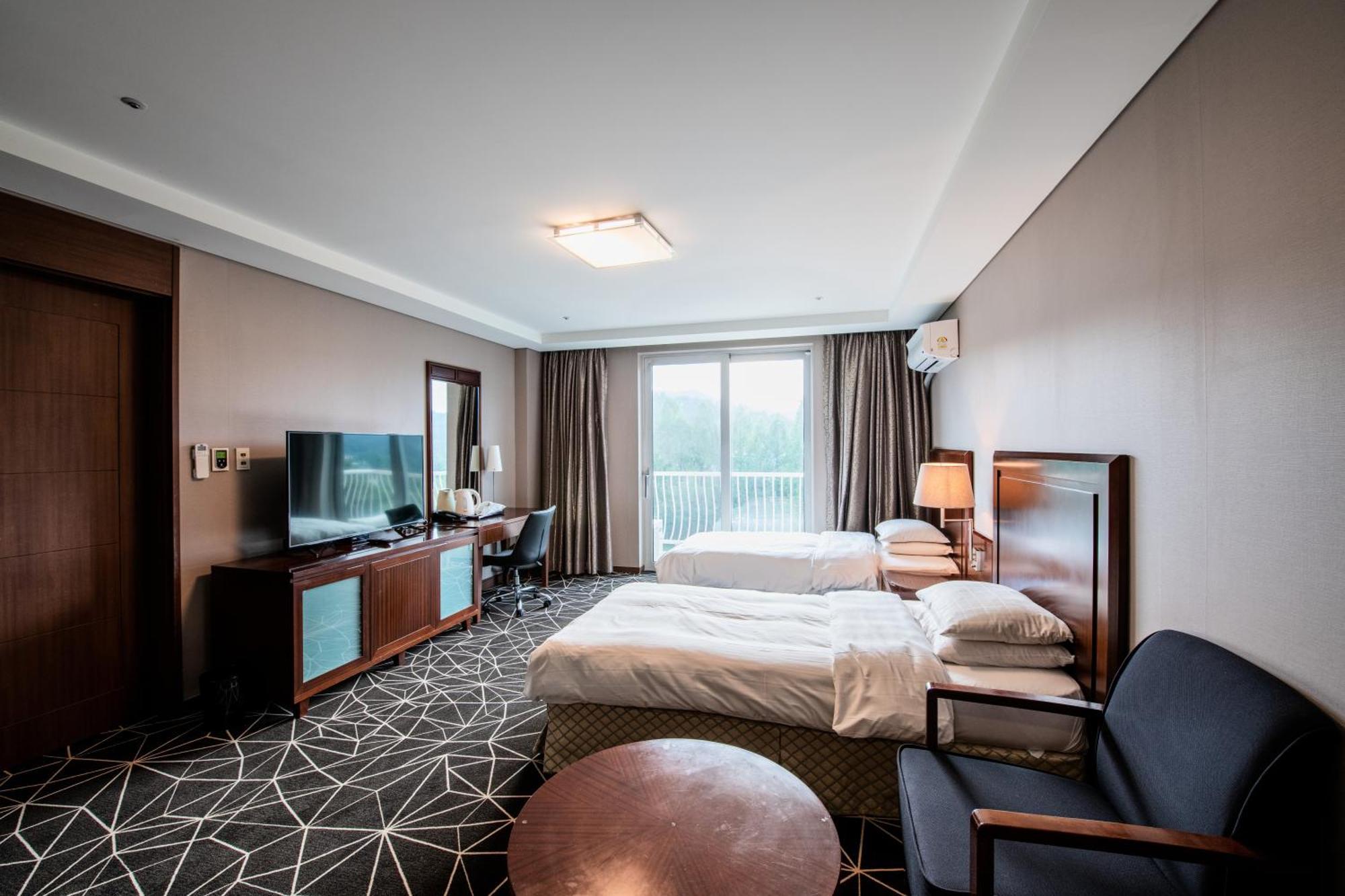 Pocheon Adonis Art Hill Hotel Екстер'єр фото